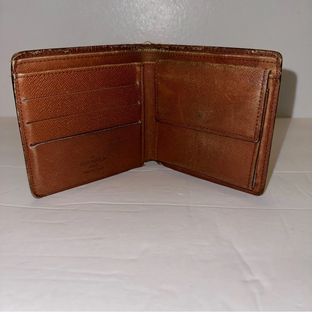 Louis Vuitton Men's Portefeuille Marco Bifold Vintage Wallet LV monogram Leather